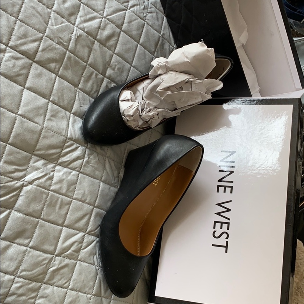 Nine West wedge black shoes
